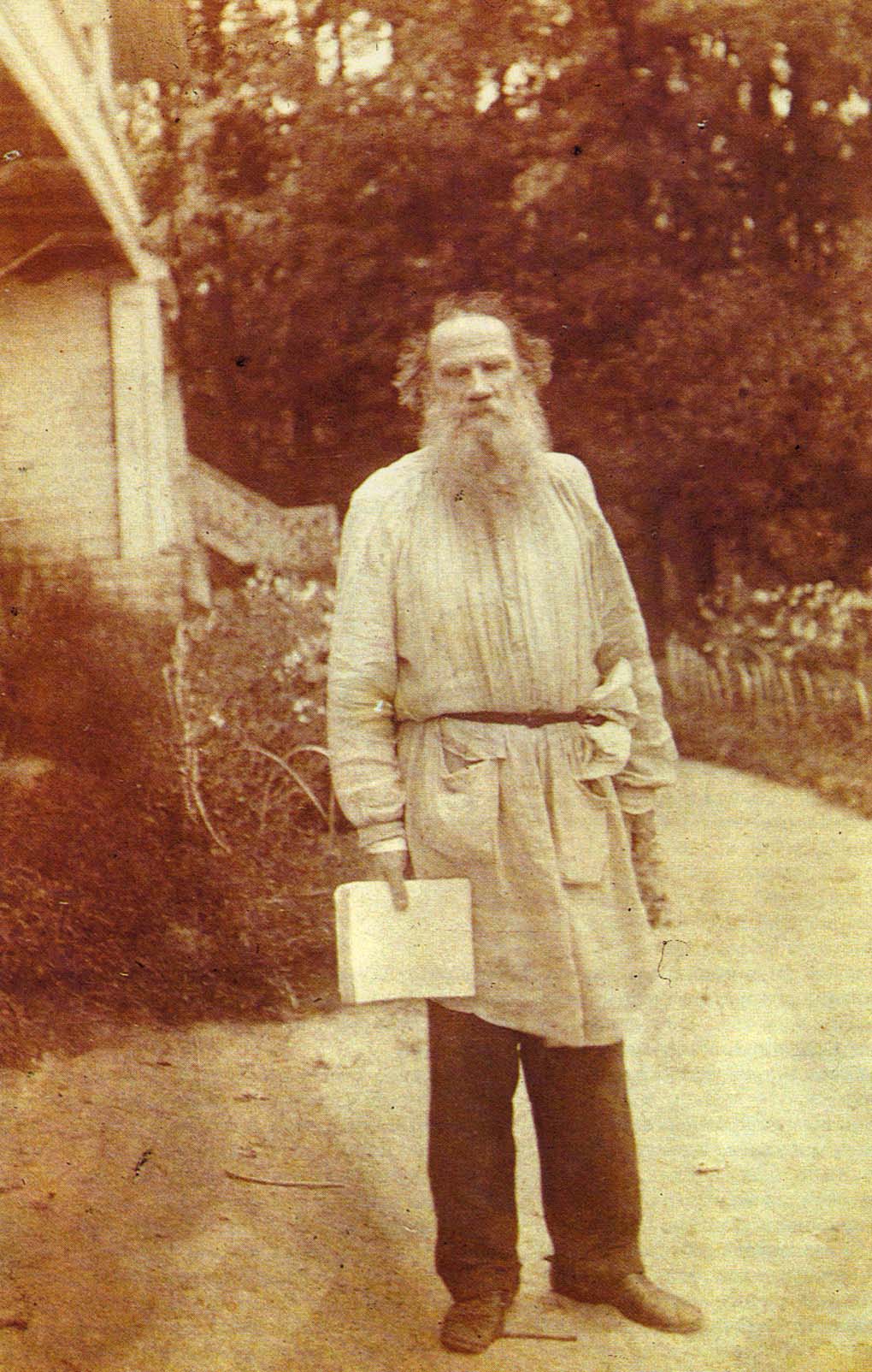 Л.Н. Толстой. Ясная Поляна. Фотография С.С. Абамелека-Лазарева. 1891 г.