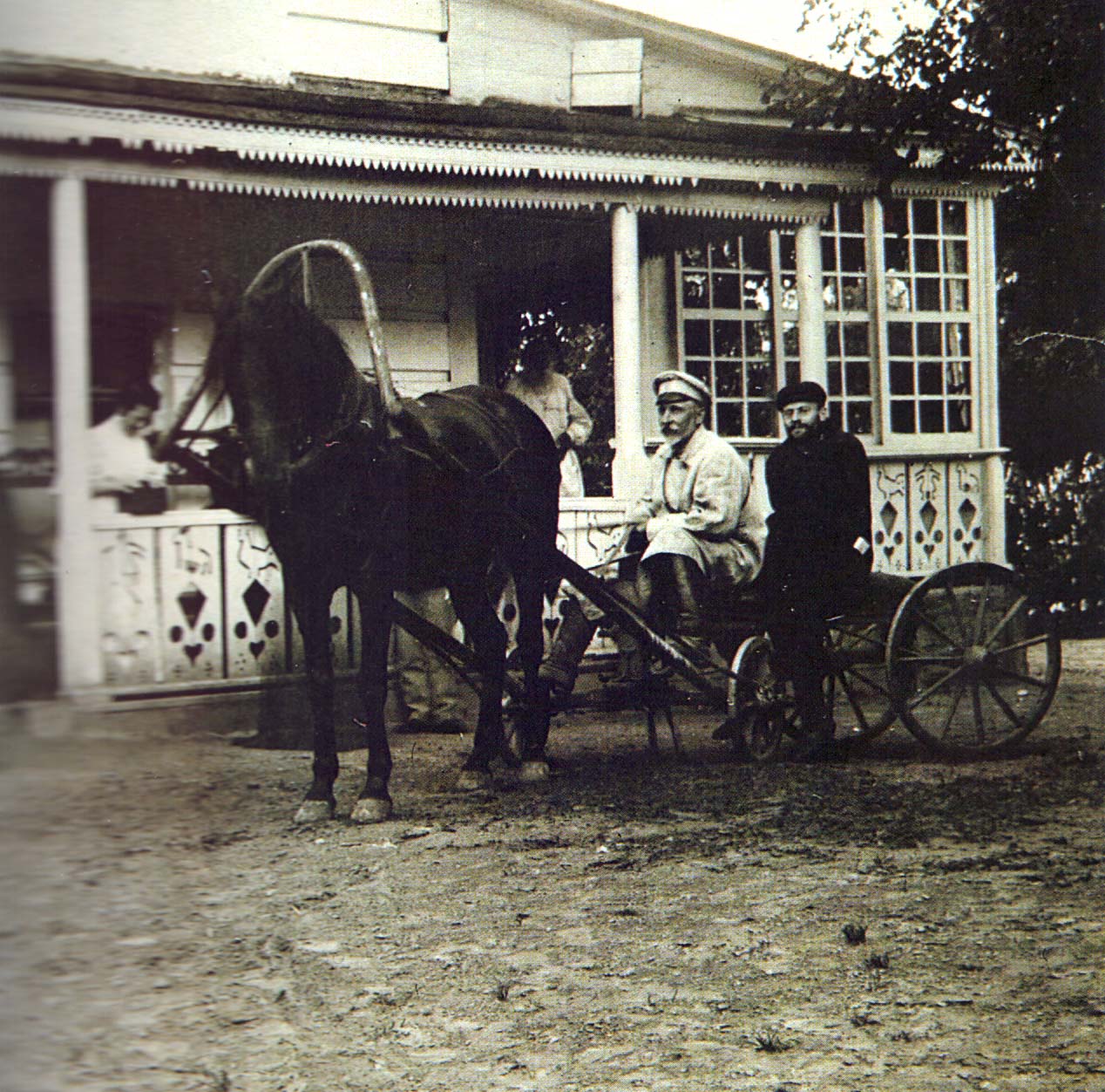 Отъезд Н.Н. Гусева в ссылку. Ясная поляна. Фотография А.Л. Толстой. Август 1909 г.
